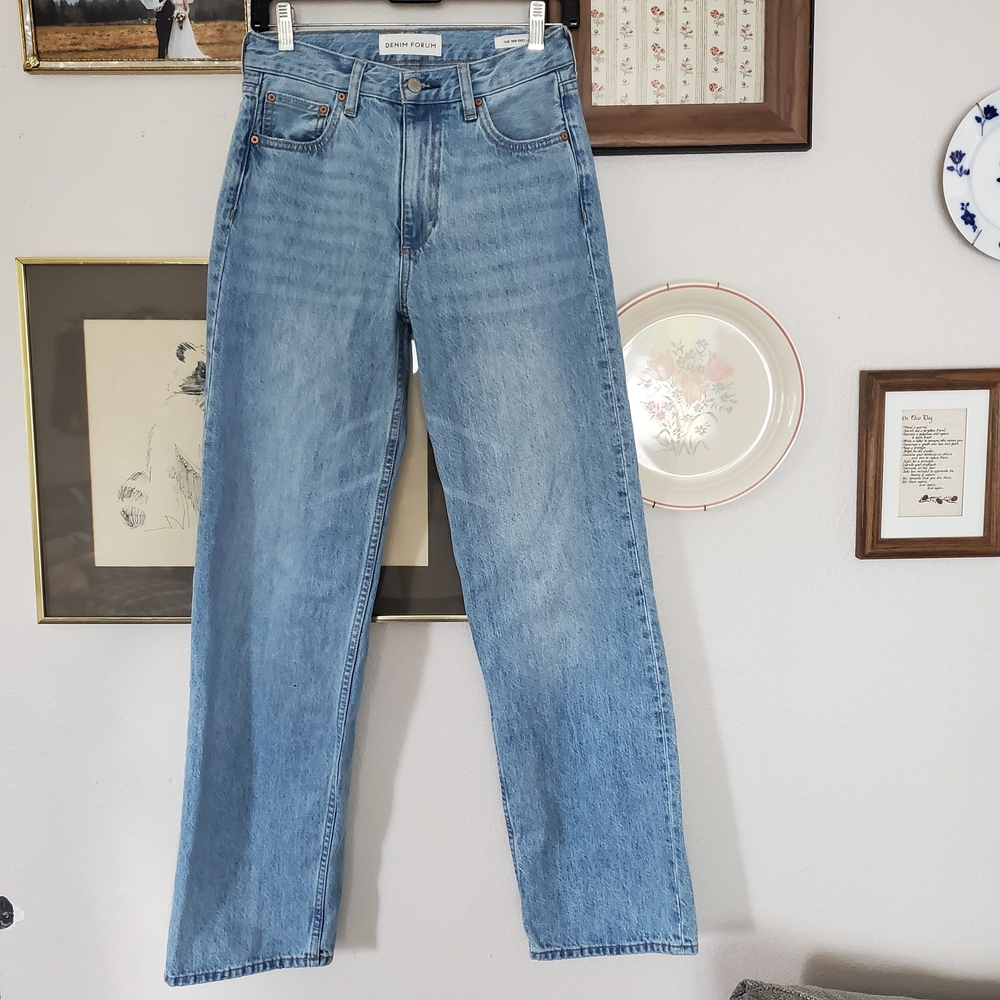 Aritzia Women's Straight Leg Jeans - Light Blue